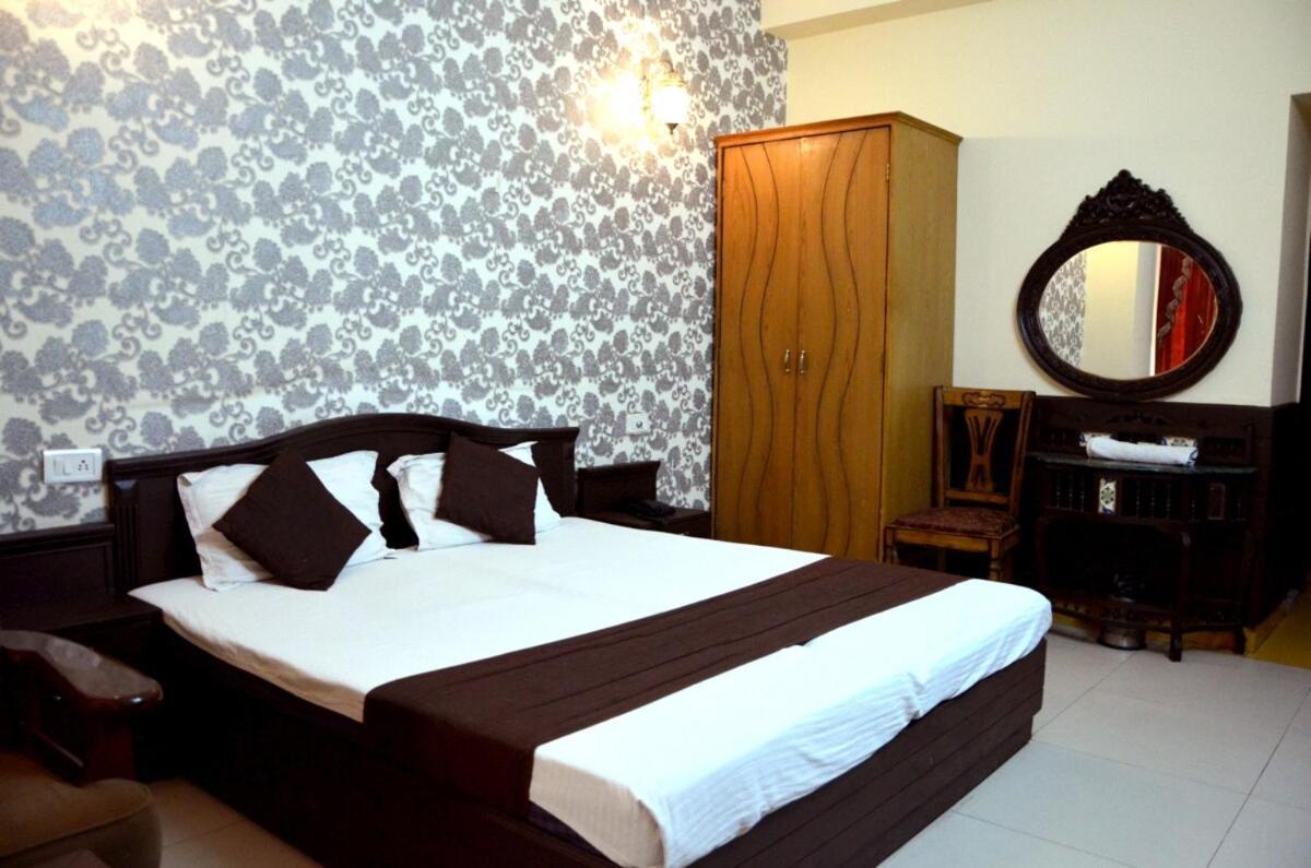 Hotel City Paradise Csandígarh Kültér fotó