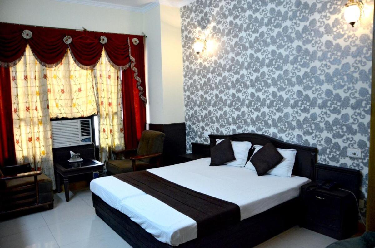Hotel City Paradise Csandígarh Kültér fotó