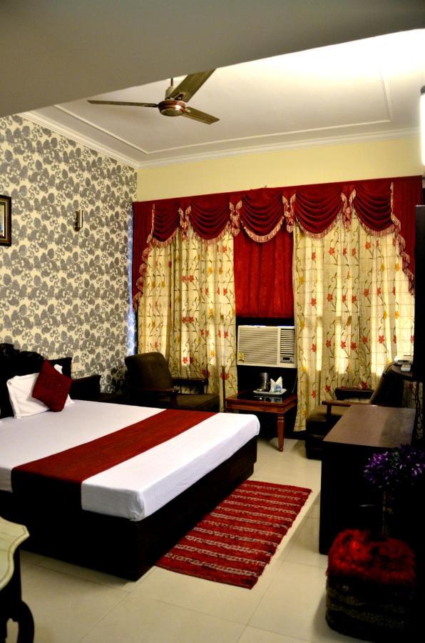 Hotel City Paradise Csandígarh Kültér fotó